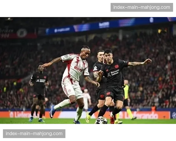 斯基拉：巴黎和英超球队考察奥林匹亚科斯19岁中场穆扎基蒂斯