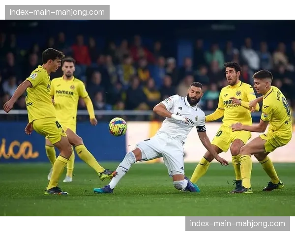 比利亚雷亚尔2-2战平皇家社会，莫雷诺点射梅开二度