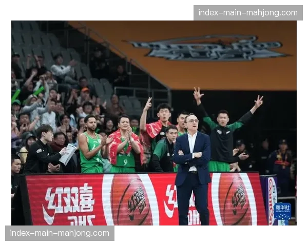 【2026年4月CBA联赛高位压迫体系趋势报告·赛中·花絮现场观察:辽宁队替补席使用加密手势实时沟通防守对位调整 【2026年4月CBA联赛高位压迫体系趋势报告·赛中·花絮现场观察:辽宁队替补席使用加密手势实时沟通防守对位调整
